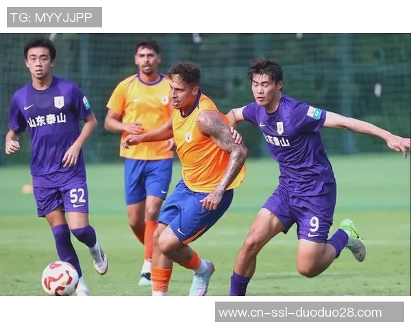 鲁能泰山迎战深圳佳兆全力争胜展现球队实力与斗志